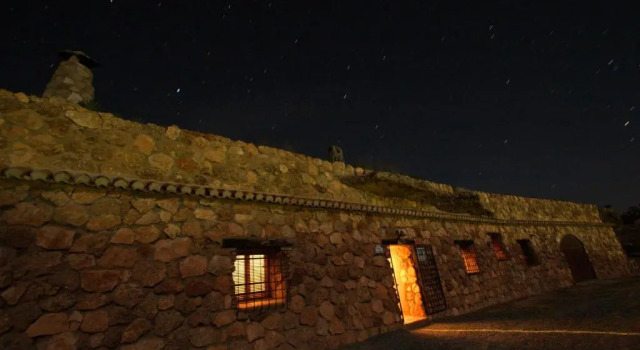 Cuevas el Torriblanco, Book Hotel Gorafe Granada