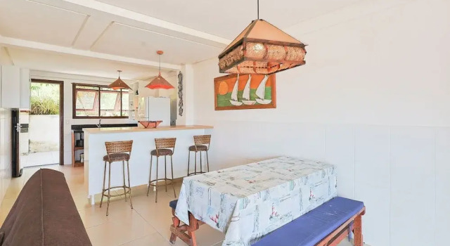 3 B Beachfront House w/ Barbecue Bombinhas Sdn042, Забронировать Апартаменты/квартира Бомбиньяс Санта-Катарина