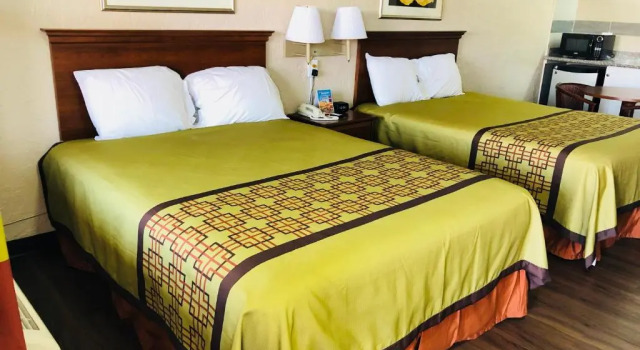 Четырёхместный номер Standard Deluxe Inn - Sarasota
