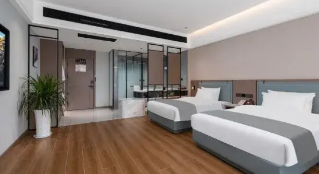 Люкс LouHu Hotel (Anshun College Anshun Louhu Ecological Park)