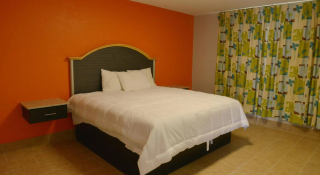 Rodeway Inn & Suites Winter Haven Chain Of Lakes, Book Mini-hotel Winter Haven 