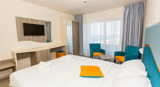 Hotel Riviera, Book Hotel Hotels in Mamaia-Sat with Parking, Parking