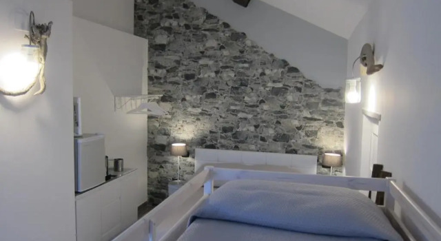 Коттедж c 1 комнатой Moni Rooms
