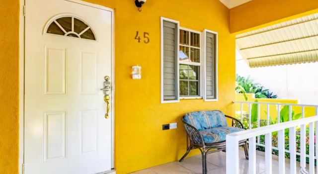 Коттедж Ocho Rios Emerald 2 Bed 10 mins ocho Rios 24hrs Hot Water Wi fi