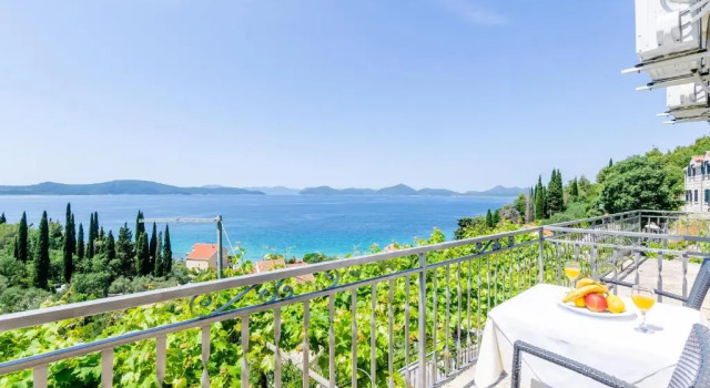 Студия Premium с балконом и с видом на море Apartments Cypress Sea Cove