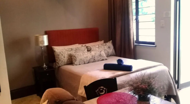 Двухместный люкс Standard с видом на бассейн Casa Ridge Self-catering