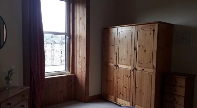 Central 3 double bed apartment
