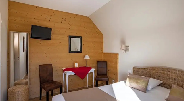 Номер Comfort Hôtel Restaurant Le Kastelberg, The Originals Boutique