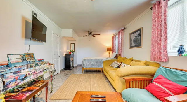 Апартаменты 1 Mi to Train: ATL Area Apt w/ Patio & Shared Yard