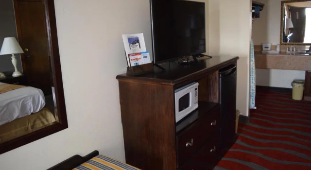 Люкс Travelodge Inn & Suites by Wyndham Norman