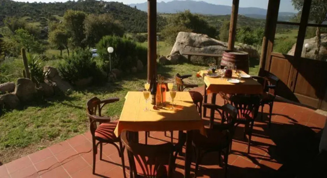 Agriturismo Stazzo La Cerra, Забронировать Отель Темпьо-Паузания Gallura