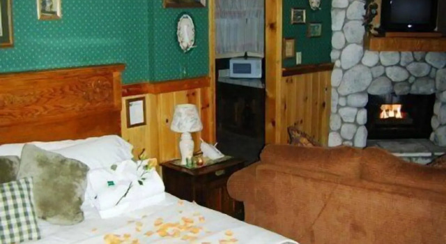 Cathy's Cottages, Забронировать Дом для отпуска Биг-Бэар-Сити San Bernardino Mountains