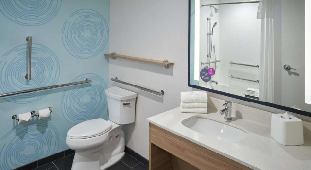 Четырёхместный номер Standard с видом на океан Tru By Hilton Pompano Beach Pier