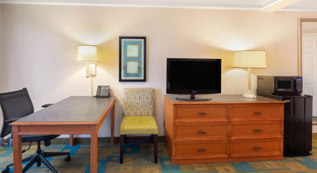 La Quinta Inn & Suites by Wyndham Ft. Lauderdale Plantation