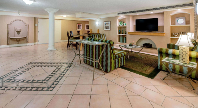 La Quinta Inn & Suites by Wyndham Irvine Spectrum