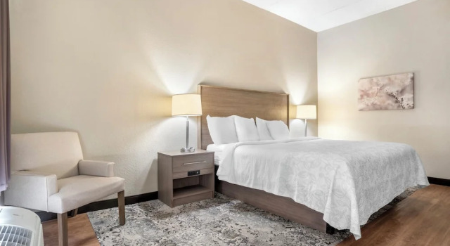 Номер Premium Red Roof Inn PLUS & Suites Vicksburg