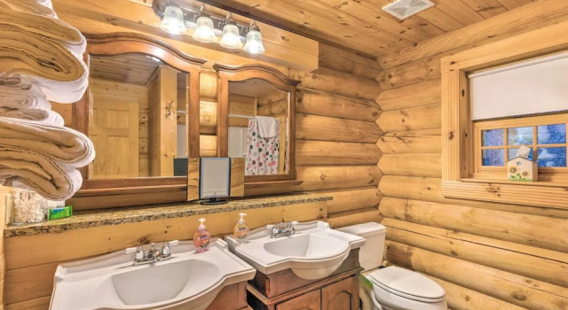 Wraparound Deck: Linville Mountain Cabin, Đặt Nhà nghỉ dưỡng Newland 