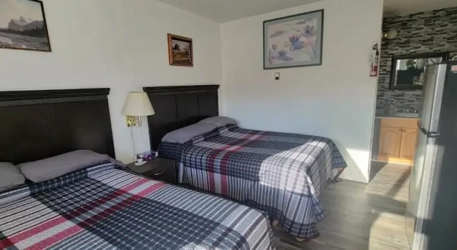 Четырёхместный номер Standard Southview Motel