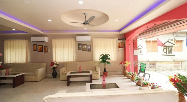 OYO 15901 Maa Tara Palace, Rezervovat Hotel Tarapith West Bengal