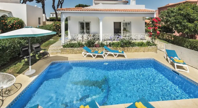 Вилла с 3 комнатами Charming Villa With Private Pool in Vibrant Vilamoura, Free AC and Wifi