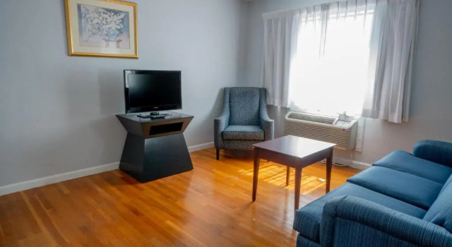 Семейный люкс Hyannis Plaza Hotel