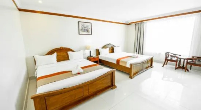 Полулюкс Pursat Riverside Hotel & Spa
