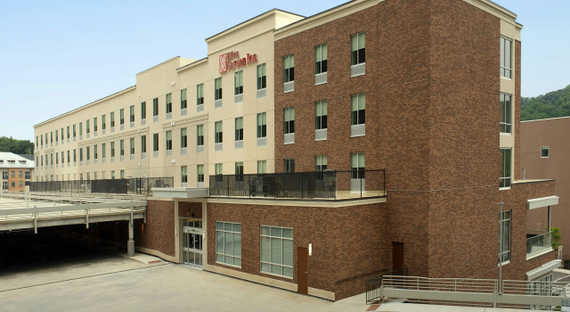 Hilton Garden Inn Westchester Dobbs Ferry, Buchen Sie Hotel Hotels in New York State mit Pool, Schwimmbad