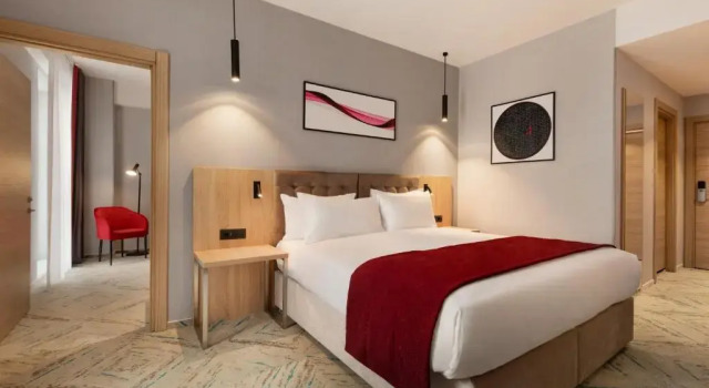 Полулюкс Ramada by Wyndham Targu Jiu