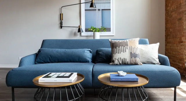 Cool South Loop Loft 5 Min to McCormick & Loop, Забронировать Отель Саут-Луп Чикаго, рядом с Mercy Medical in Chinatown