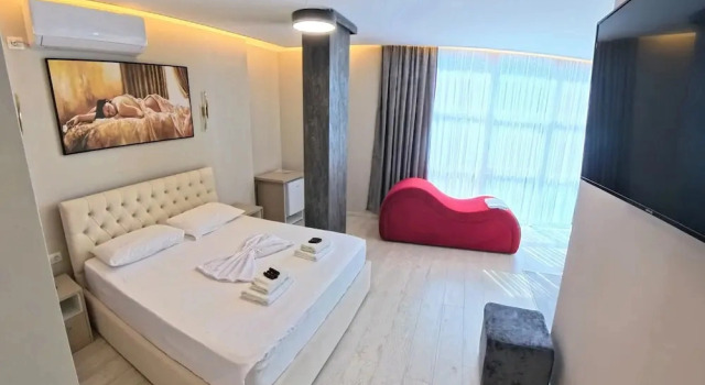 Люкс London Restaurant Hotel