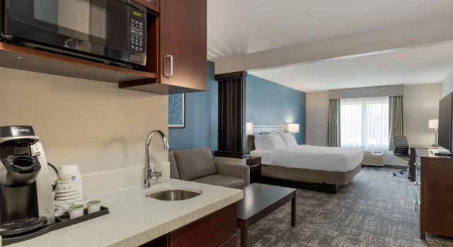 Двухместный люкс Best Western Watertown Inn & Suites