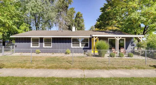 Lovely South Bend Home ~ 3 Mi to Dtwn & Notre Dame, Buchen Sie Ferienhaus Villen in Notre Dame, Villa