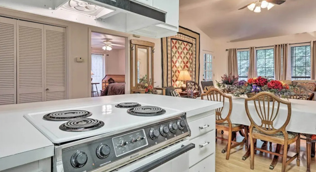 Riverfront Martindale House w/ 2 Covered Decks, Reserva ahora Hotel Martindale Texas