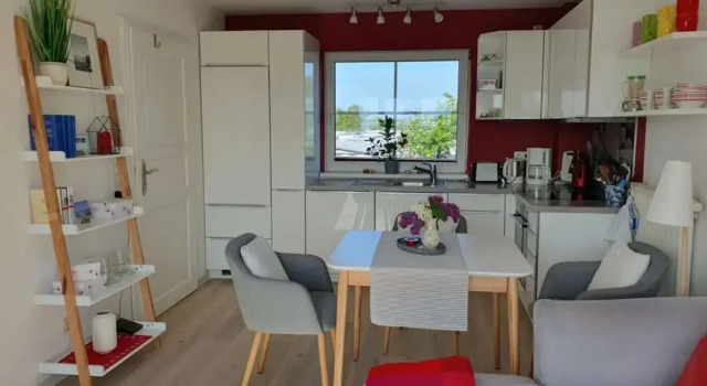 Nice Apartment Near Seabeach, Забронировать Апартаменты/квартира Лабё Bay of Kiel, рядом с Военно-морской мемориал и музей-подводная лодка