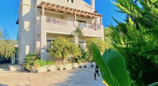 Вилла Beach Villa Heart House with private pool by DadoVillas