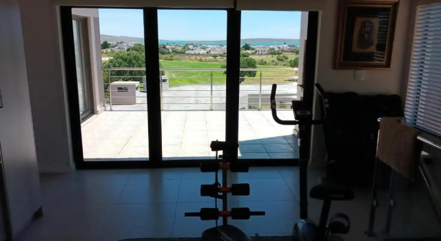 Вилла Langebaan Golf Estate - Signature Hole 24hrs Power