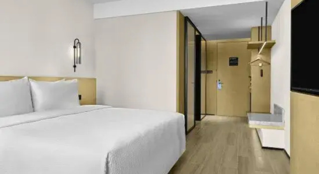 Номер Business Fairfield by Marriott Shanghai Xuhui Center