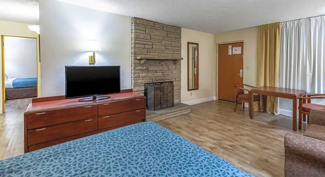 Двухместный люкс Econo Lodge Inn & Suites on the River