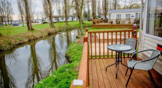Номер Standard Billing Aquadrome Northampton lovely Waterside 2 Bedroom static holiday home Shemar