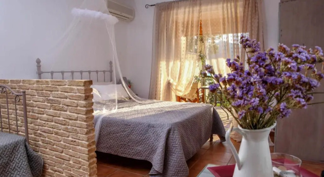 Студия с балконом Niovi Seaview Apartments