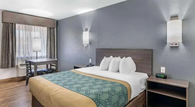 Двухместный номер Standard с балконом Econo Lodge Inn & Suites Socorro