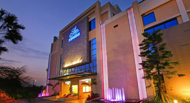 Amain Boutique Motel Tucheng, Забронировать Мотель Отели Нью-Тайбэй с парковкой, рядом с Haishan Station, Парковка