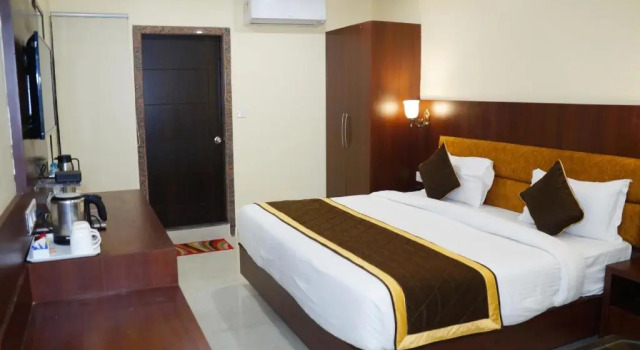 Номер Deluxe HOTEL SHIVOY GRAND