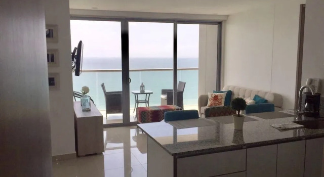 23rd Floor Luxury Apartment - sea view