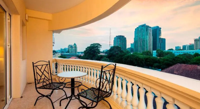 Номер Standard с балконом Norfolk Mansion - Luxury Serviced Apartment