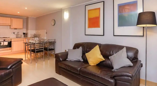 Leeds City Centre Apartment with River View, Varaa Huoneisto Asunnot kohteessa Merseyside, Huoneisto