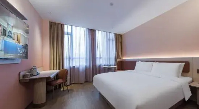 HanTing Hotel (Qingdao Huangdao Wanda Plaza)