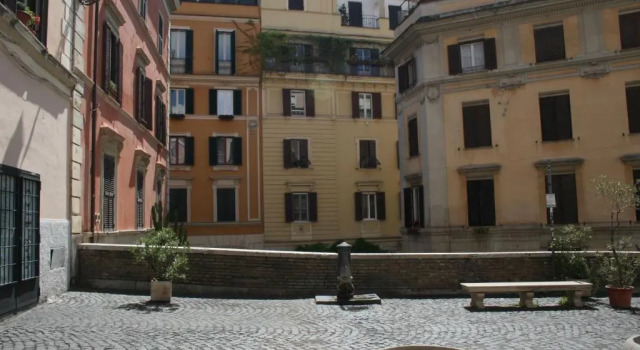 Stella'S Apartment in Monti, Забронировать Апартаменты/квартира Рионе Монти Рим, рядом с Посольство США в Риме