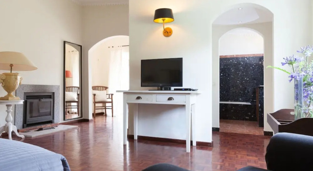 Villa With Garden Oasis in Monchique, Rezerwuj Willa Hotele w Algarve z parkingiem, Parking
