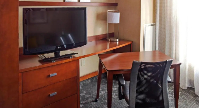Номер Standard Courtyard by Marriott Aberdeen at Ripken Stadium